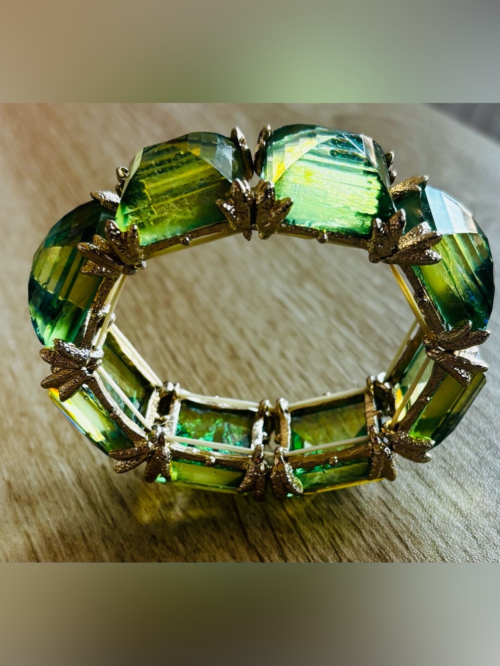 Green Tsavorite Crystal bracelet with gold Filagree accent - Picture 2 of 4